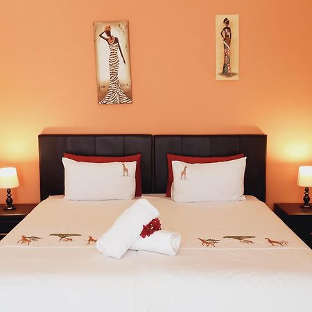 Capbon Guesthouse ウィントフーク エクステリア 写真