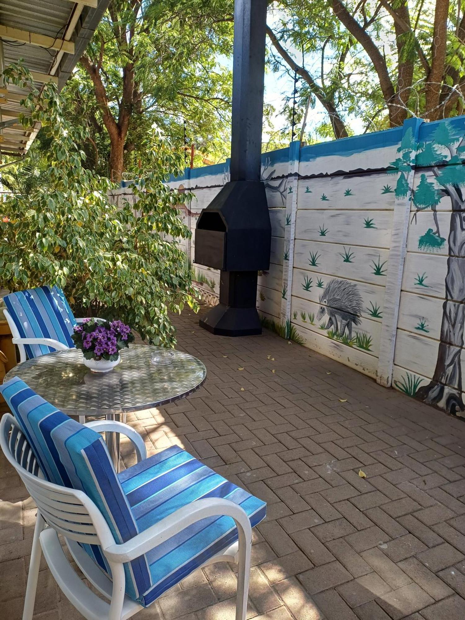 Capbon Guesthouse ウィントフーク エクステリア 写真