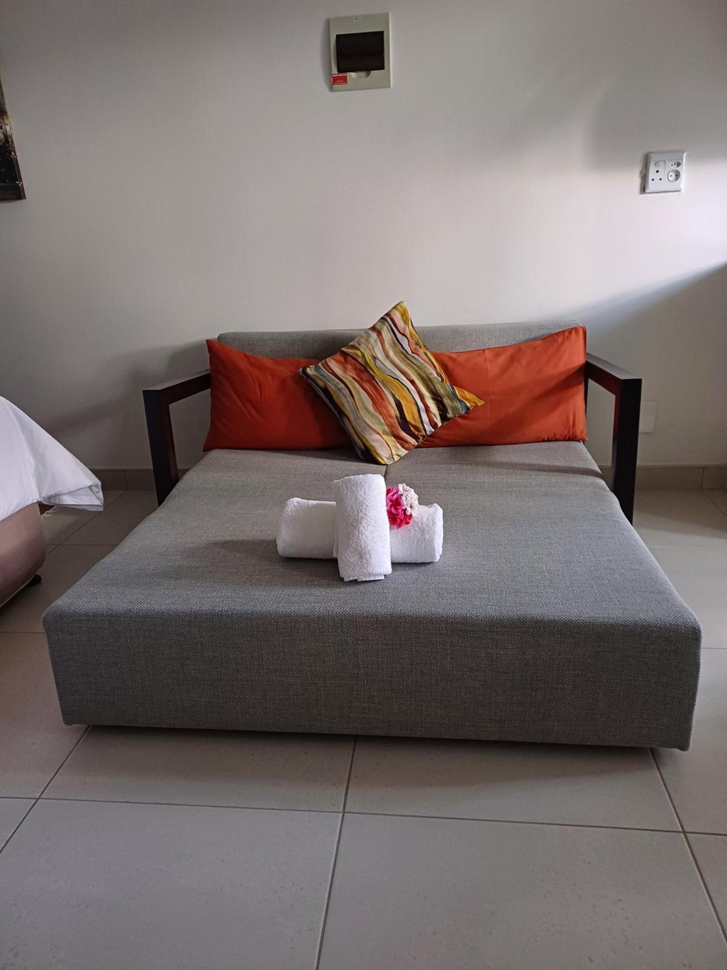 Capbon Guesthouse ウィントフーク エクステリア 写真