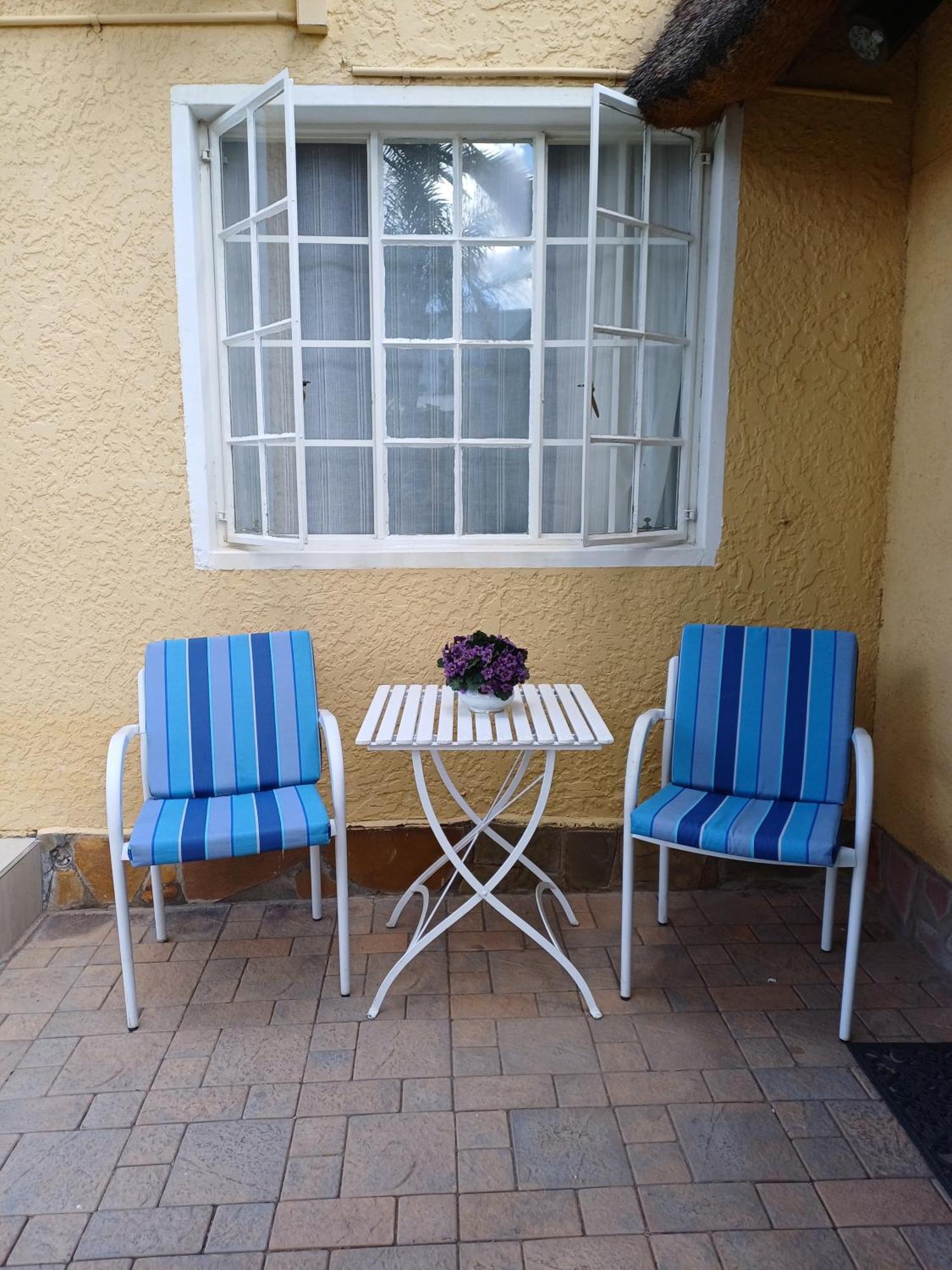 Capbon Guesthouse ウィントフーク エクステリア 写真