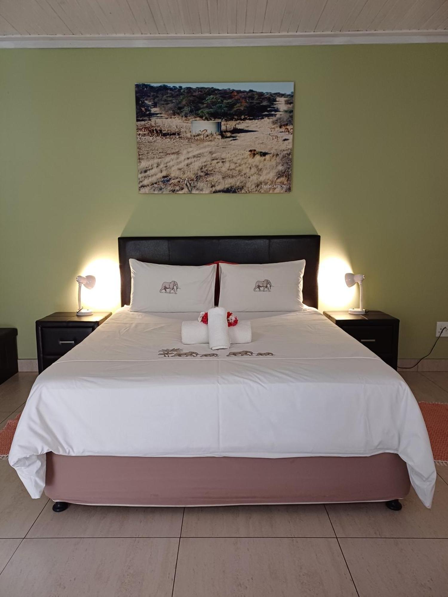 Capbon Guesthouse ウィントフーク エクステリア 写真